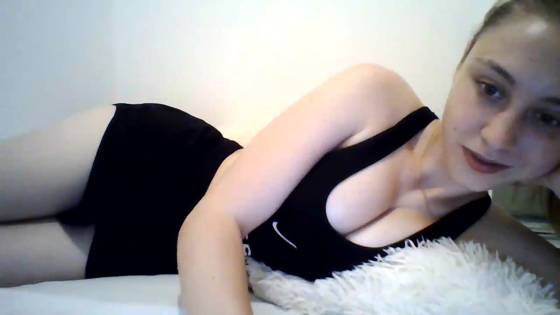 Gallery image thumbnail from RosalieNoir's myfreecams stream on, 07/16/2026, 21:05 image 15 of 20