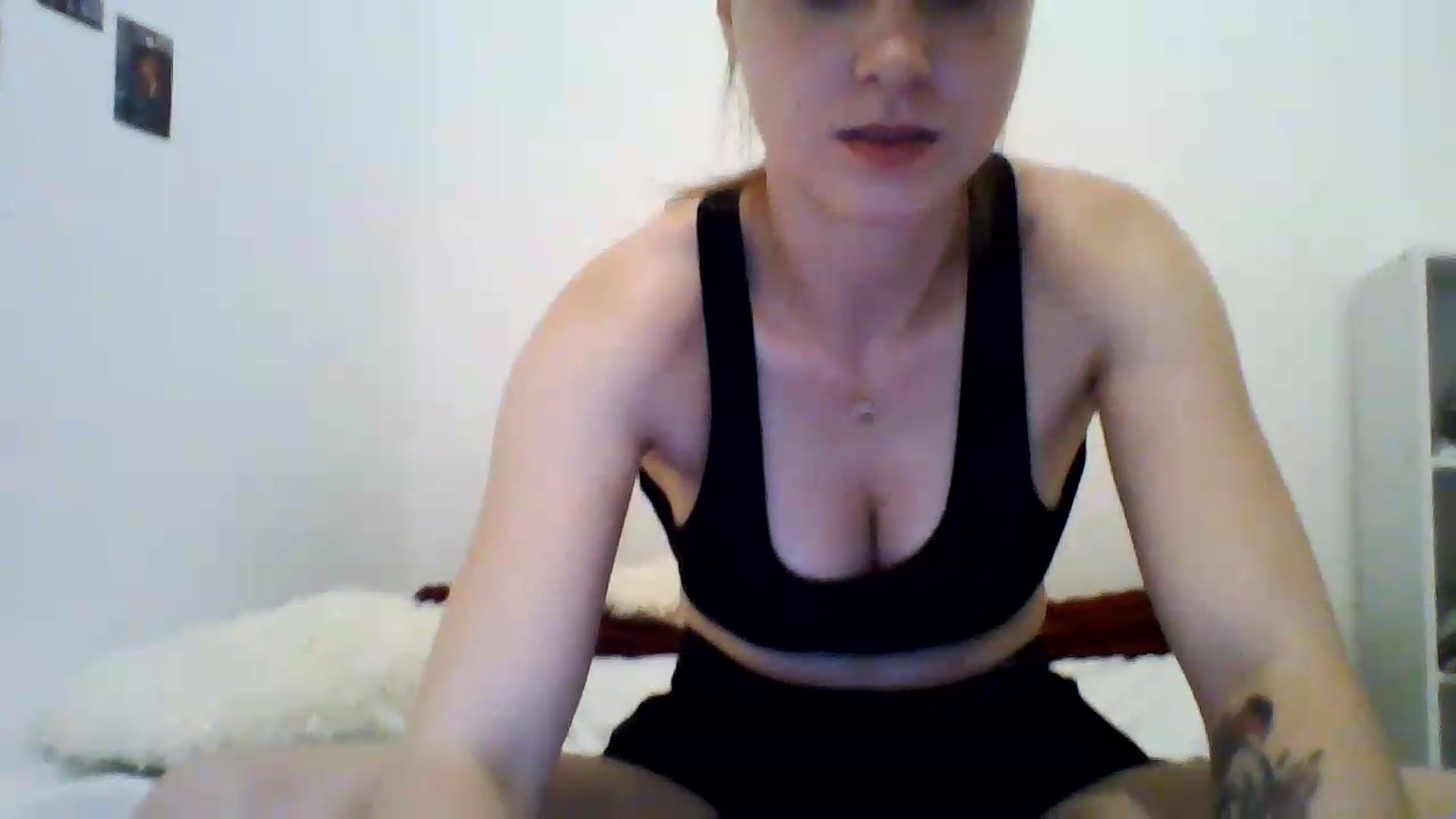 Gallery image thumbnail from RosalieNoir's myfreecams stream on, 07/16/2026, 21:05 image 6 of 20