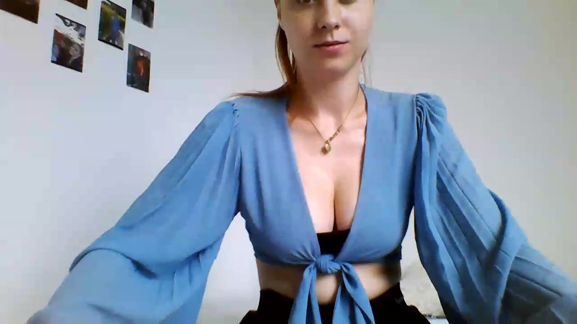 Gallery image thumbnail from RosalieNoir's myfreecams stream on, 07/18/2026, 15:35 image 9 of 20
