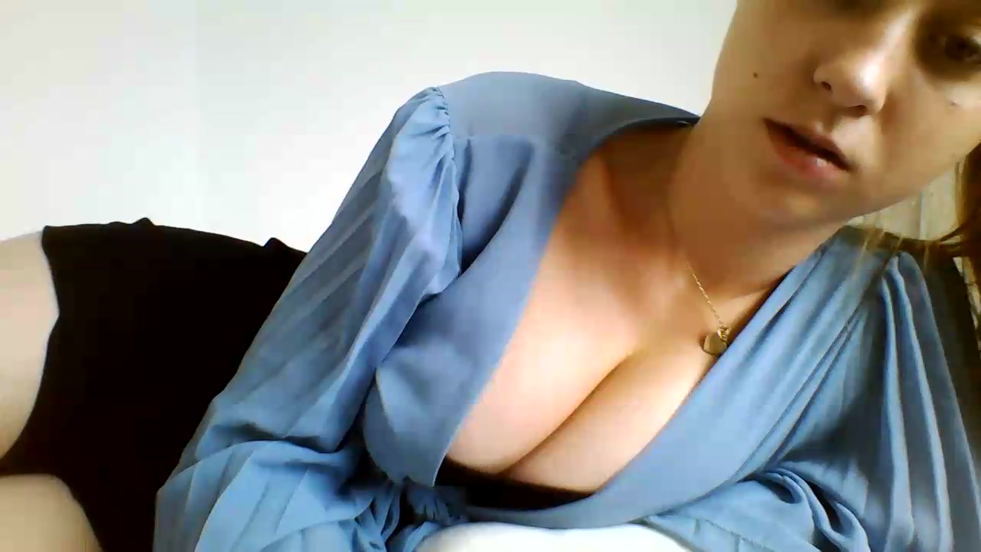 Gallery image thumbnail from RosalieNoir's myfreecams stream on, 07/18/2026, 15:35 image 17 of 20