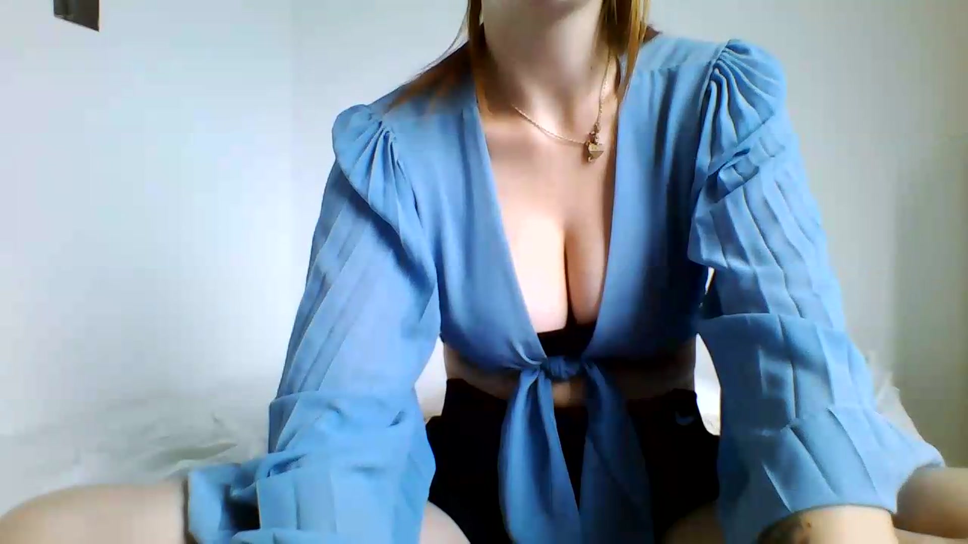 Gallery image thumbnail from RosalieNoir's myfreecams stream on, 07/18/2026, 16:01 image 14 of 20