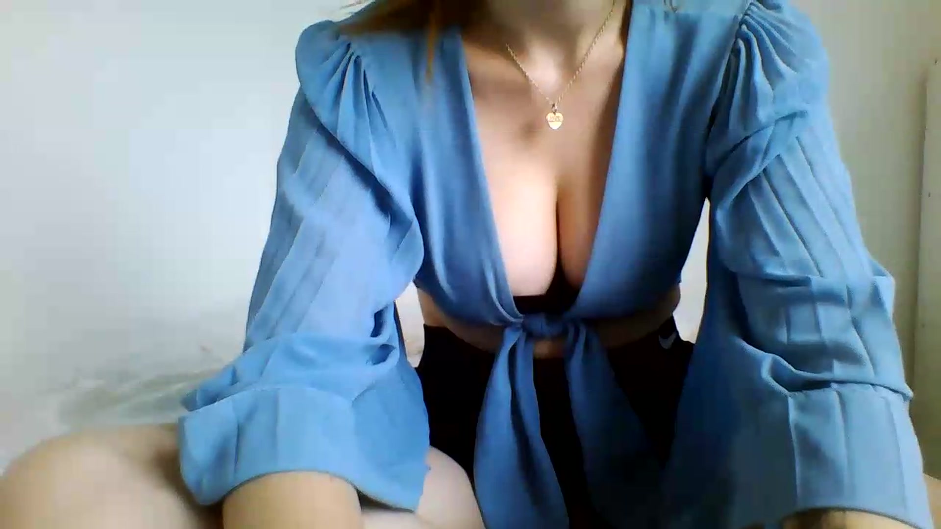 Gallery image thumbnail from RosalieNoir's myfreecams stream on, 07/18/2026, 16:36 image 2 of 20