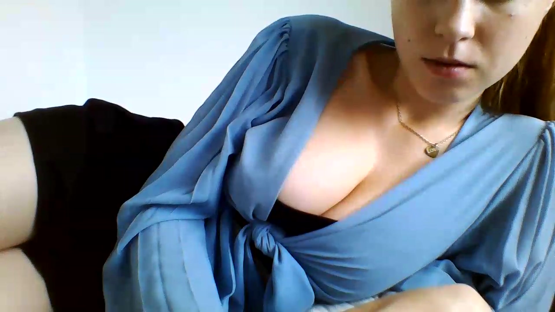 Gallery image thumbnail from RosalieNoir's myfreecams stream on, 07/18/2026, 16:36 image 16 of 20