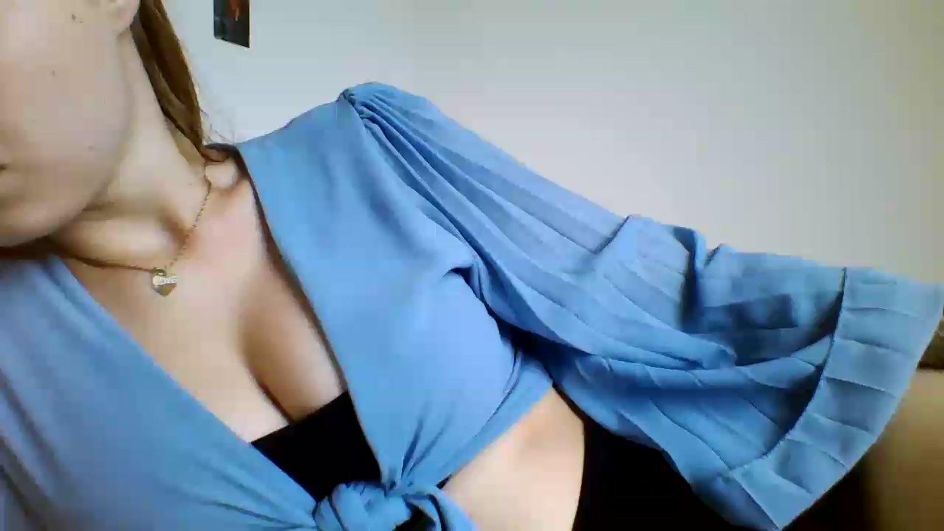 Gallery image thumbnail from RosalieNoir's myfreecams stream on, 07/18/2026, 17:33 image 12 of 20
