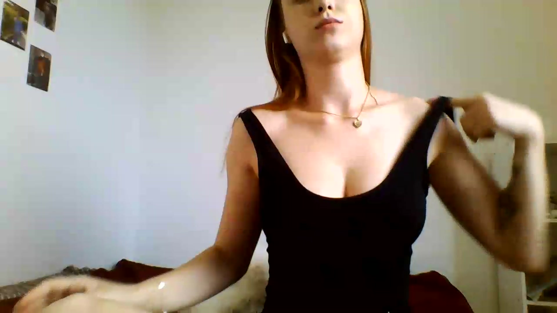 Gallery image thumbnail from RosalieNoir's myfreecams stream on, 07/19/2026, 17:39 image 15 of 20