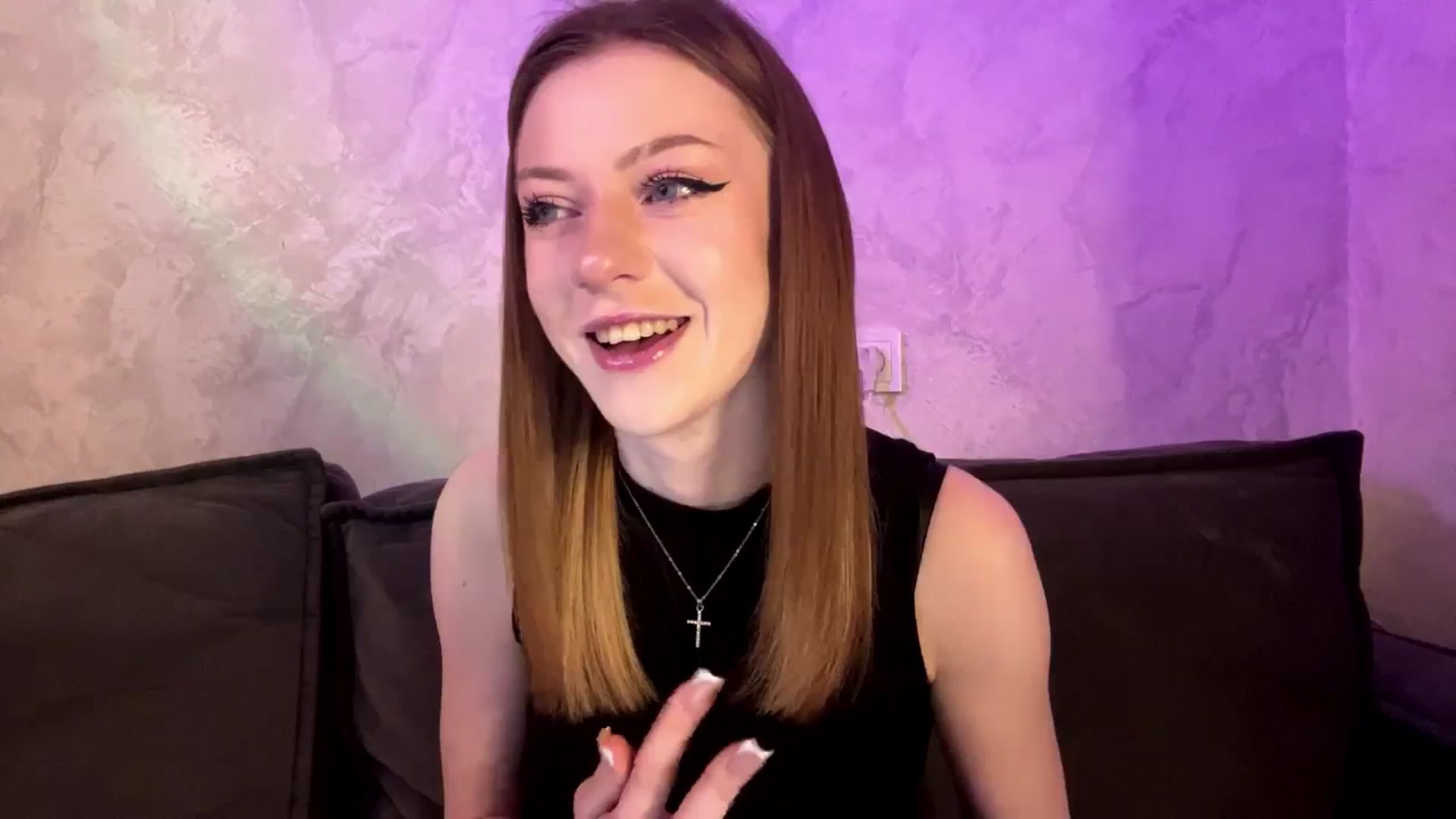 Gallery image thumbnail from Rosalielue's myfreecams stream on, 04/23/2026, 20:40 image 8 of 20