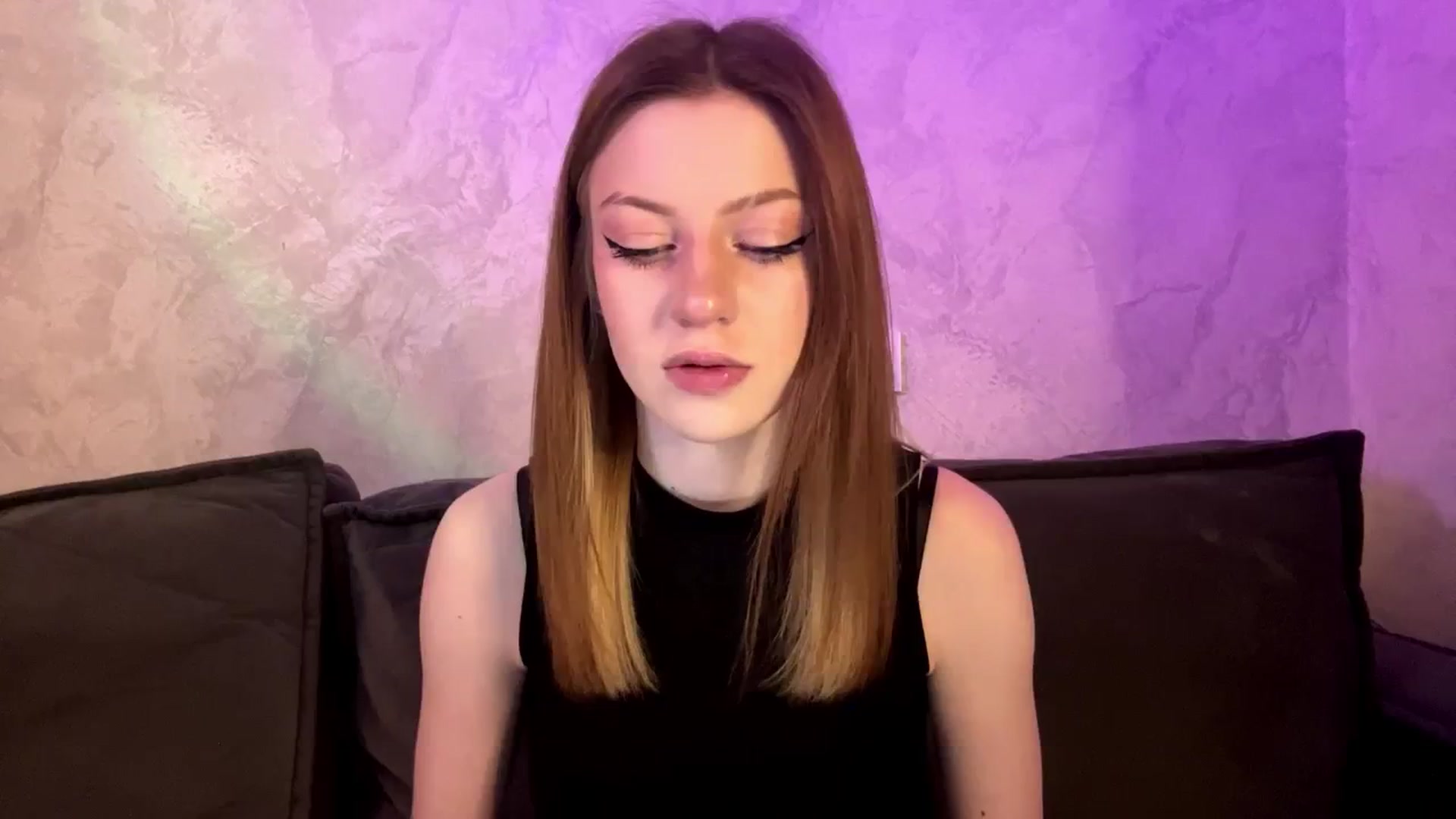 Gallery image thumbnail from Rosalielue's myfreecams stream on, 04/23/2026, 20:40 image 2 of 20