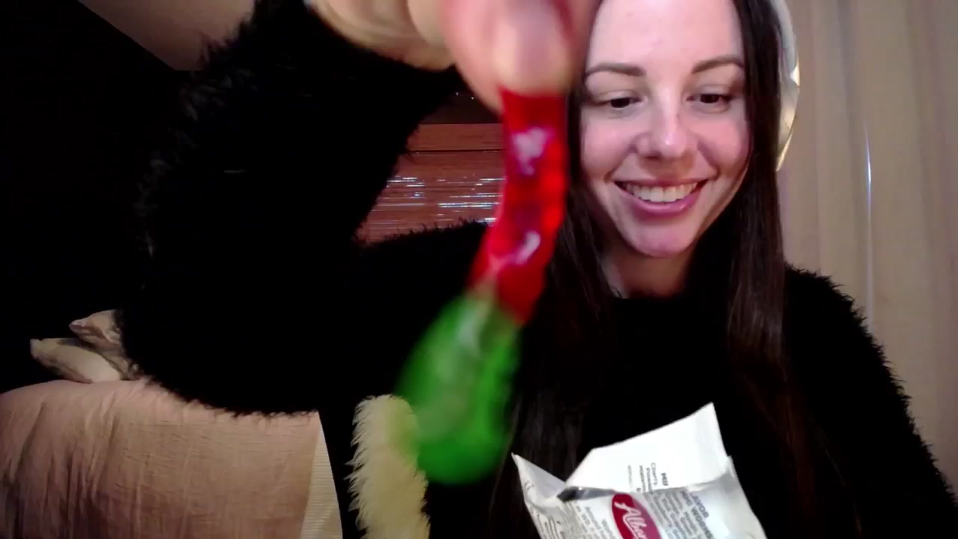 Gallery image thumbnail from RosalindBlue's myfreecams stream on, 04/21/2025, 03:12 image 16 of 20