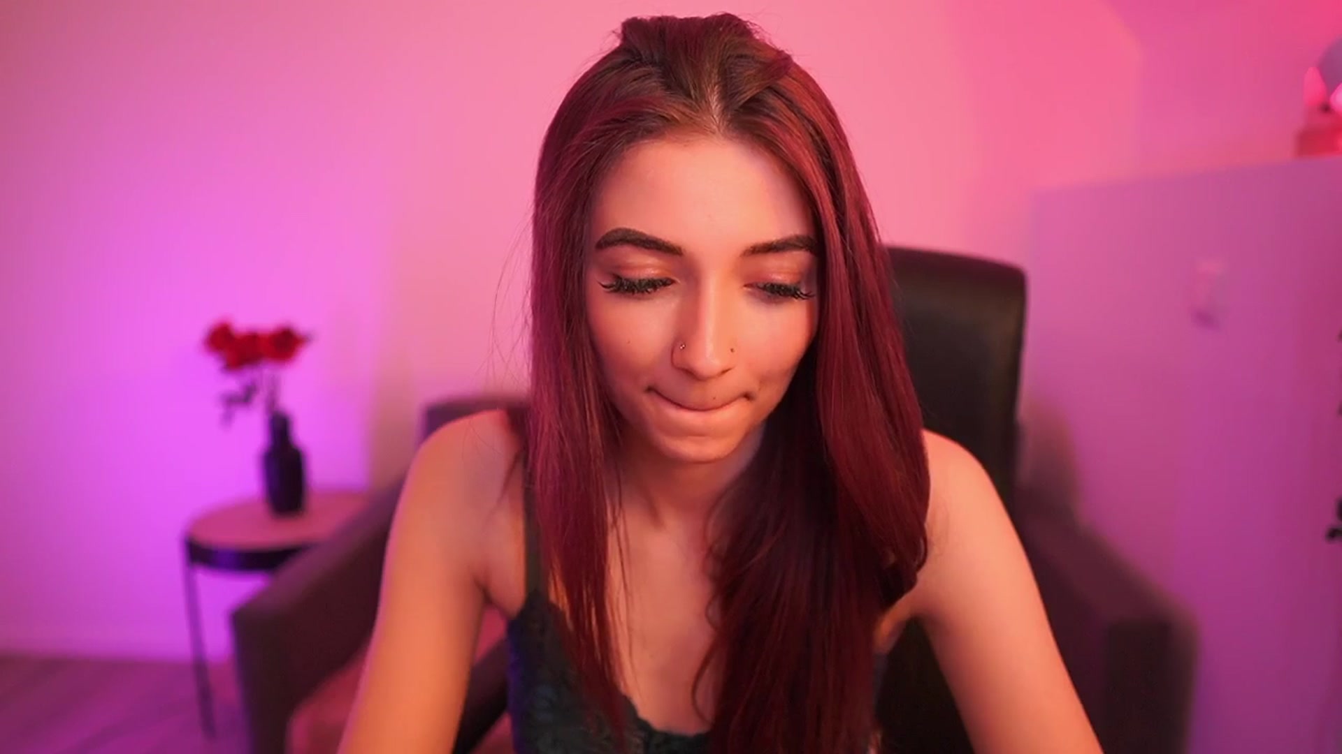 Gallery image thumbnail from Rosaline18's myfreecams stream on, 03/12/2026, 15:31 image 6 of 20