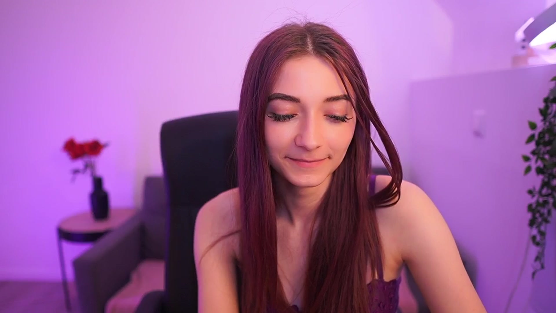 Gallery image thumbnail from Rosaline18's myfreecams stream on, 03/14/2026, 18:24 image 17 of 20