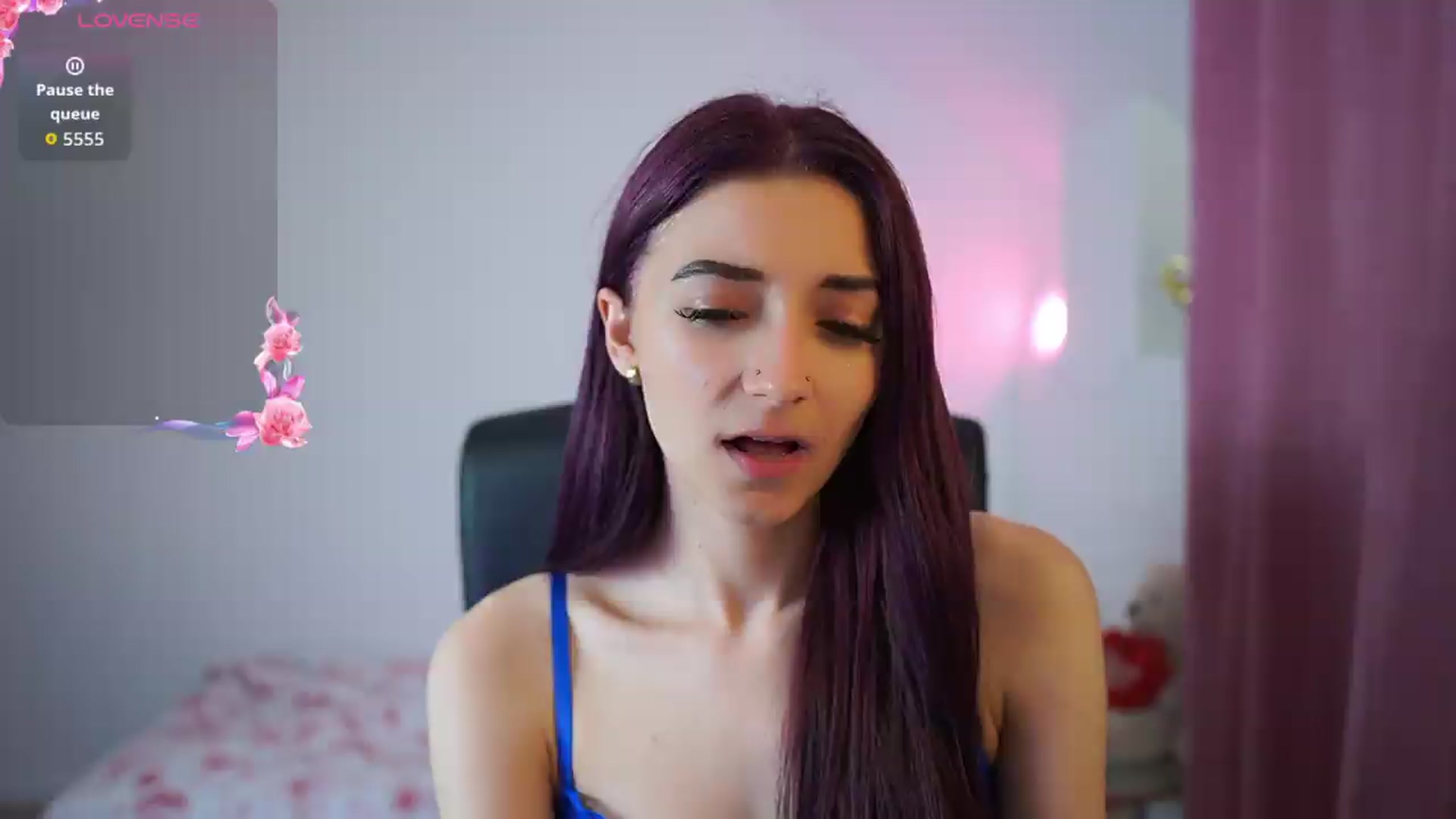 Gallery image thumbnail from Rosaline18's myfreecams stream on, 05/18/2026, 17:19 image 6 of 20