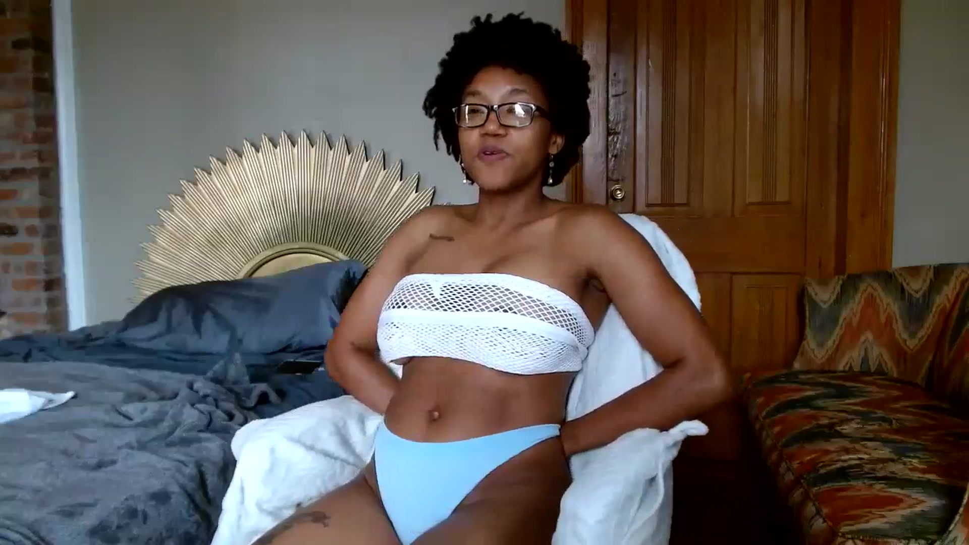 Gallery image thumbnail from Rosaline_'s myfreecams stream on, 06/13/2024, 16:14 image 16 of 20