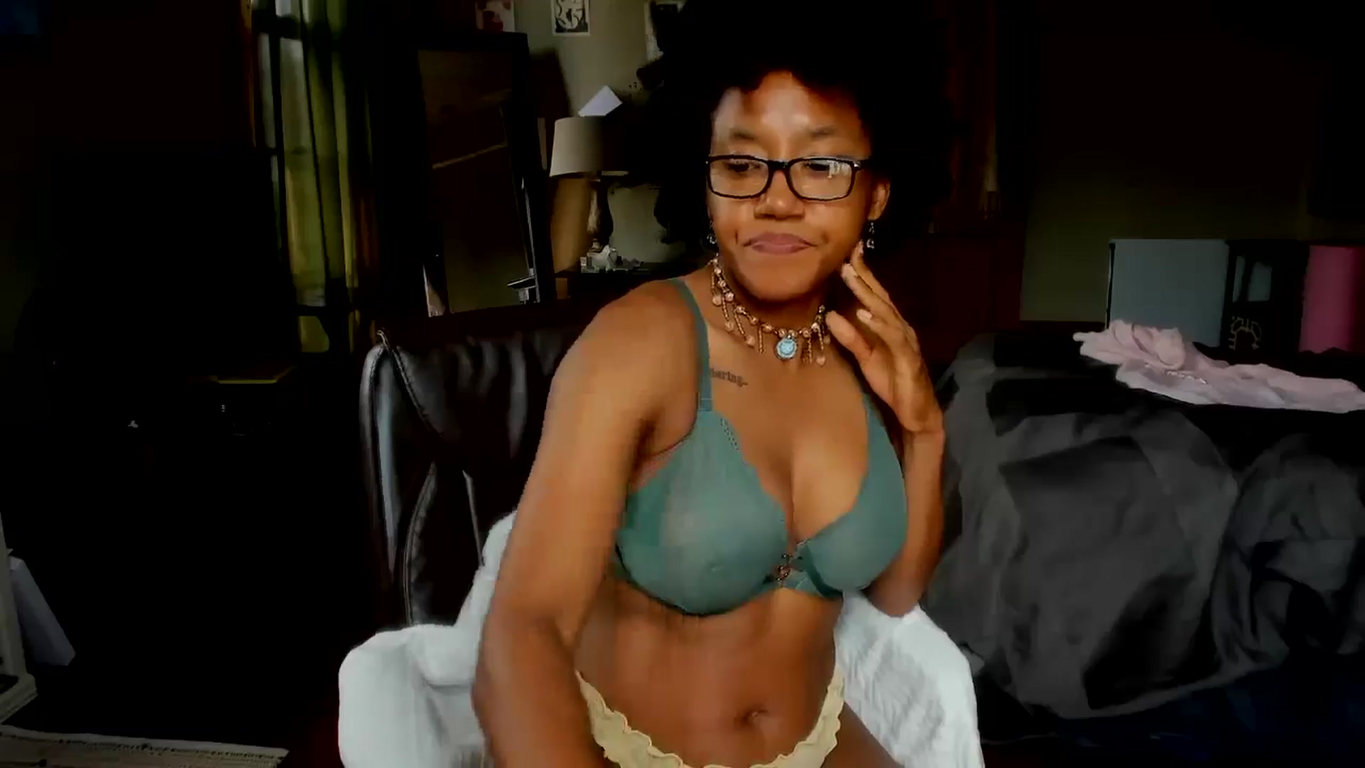 Gallery image thumbnail from Rosaline_'s myfreecams stream on, 06/14/2024, 16:40 image 4 of 20