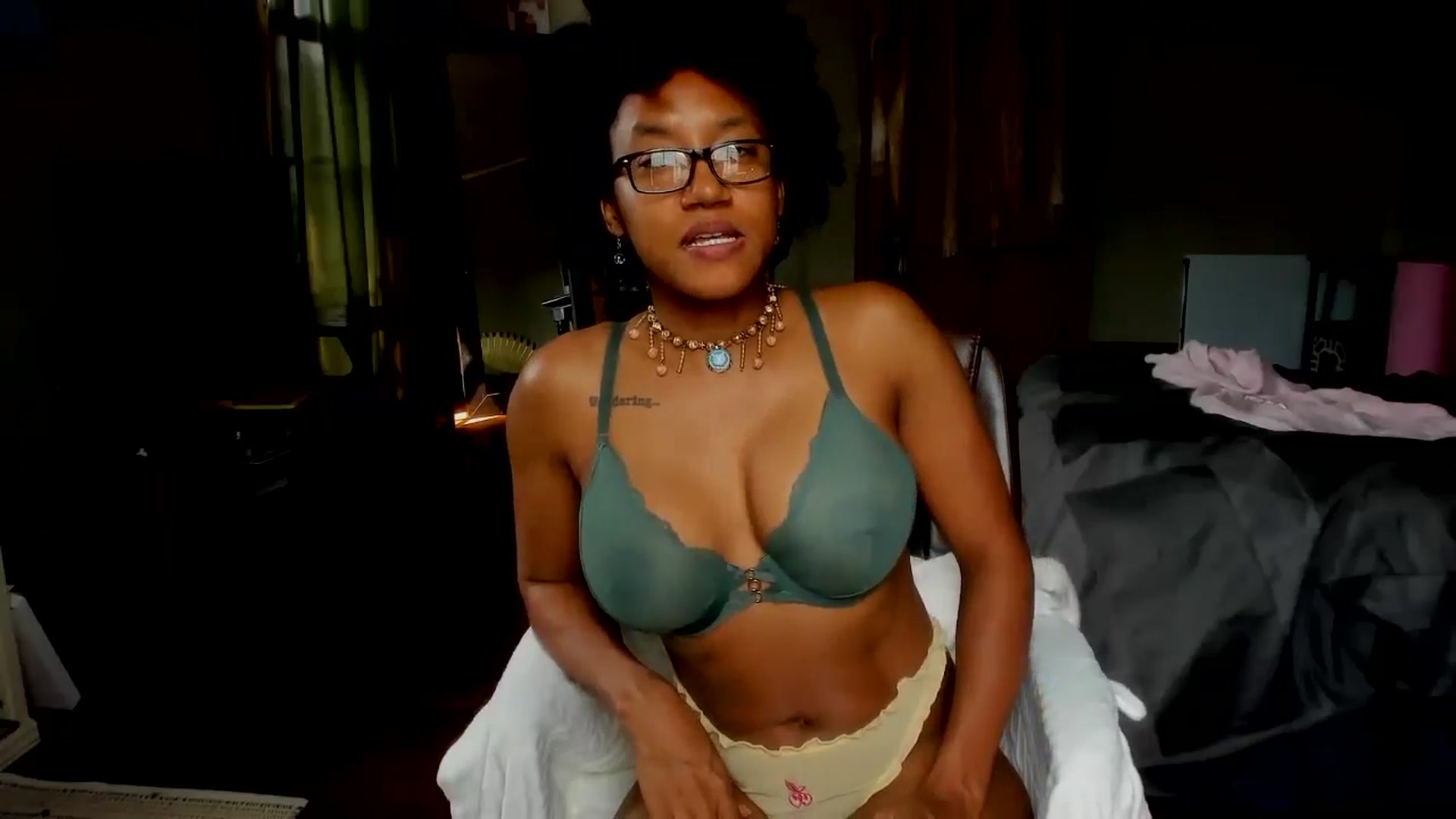 Gallery image thumbnail from Rosaline_'s myfreecams stream on, 06/14/2024, 16:40 image 6 of 20