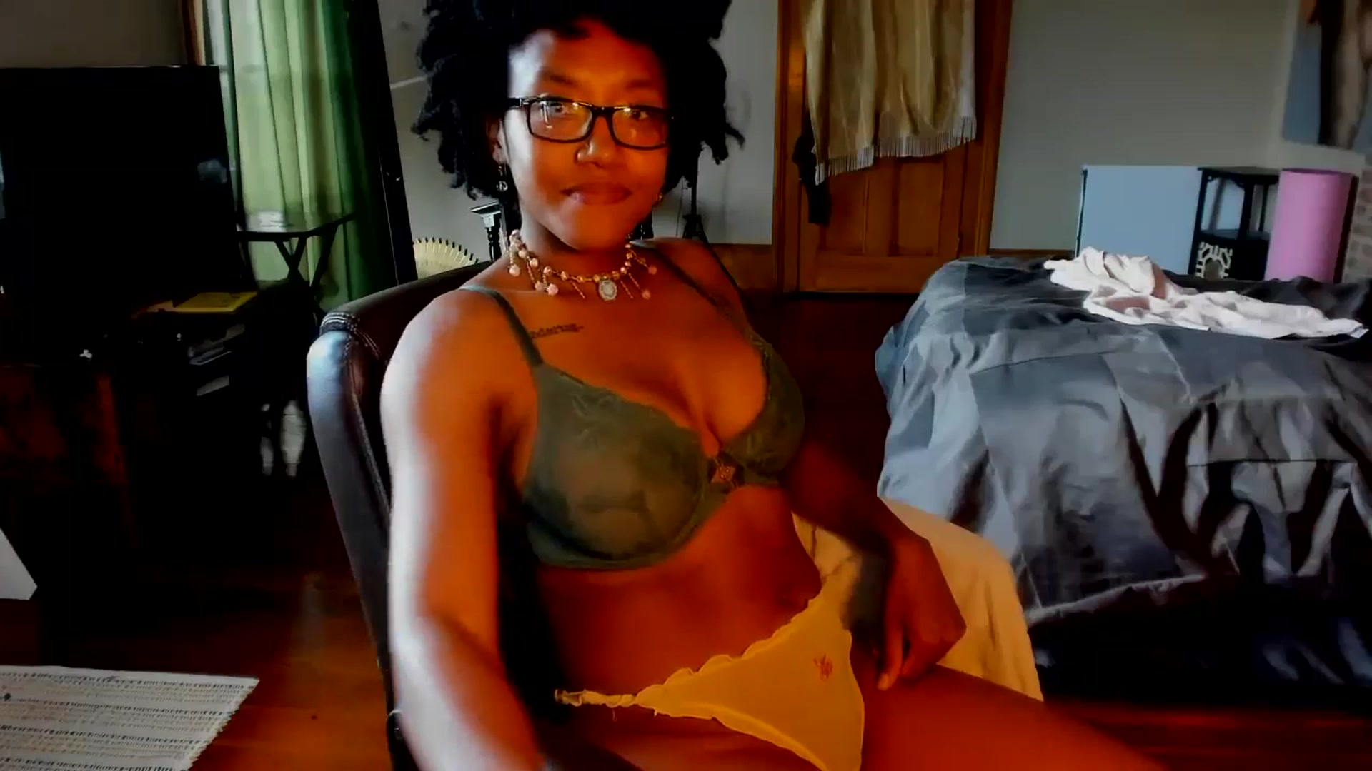 Gallery image thumbnail from Rosaline_'s myfreecams stream on, 06/14/2024, 17:11 image 20 of 20