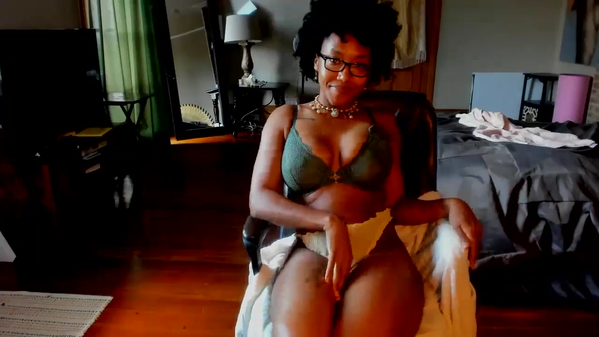 Gallery image thumbnail from Rosaline_'s myfreecams stream on, 06/14/2024, 17:11 image 19 of 20