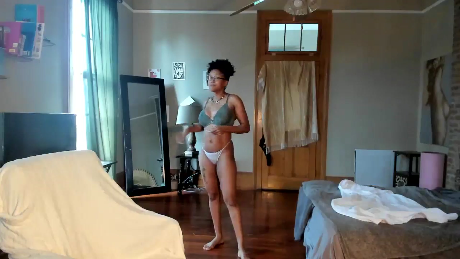 Gallery image thumbnail from Rosaline_'s myfreecams stream on, 06/18/2024, 18:22 image 2 of 20