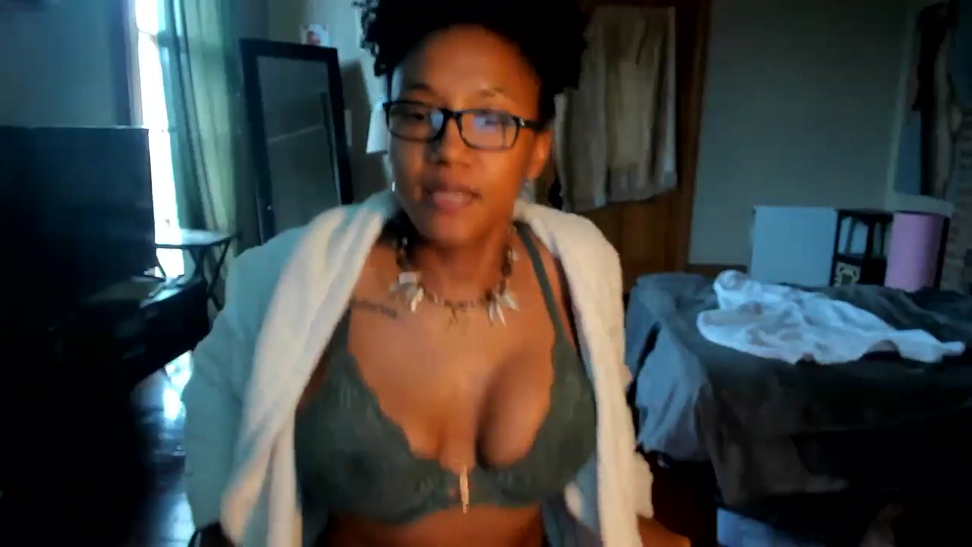 Gallery image thumbnail from Rosaline_'s myfreecams stream on, 06/18/2024, 19:28 image 11 of 20