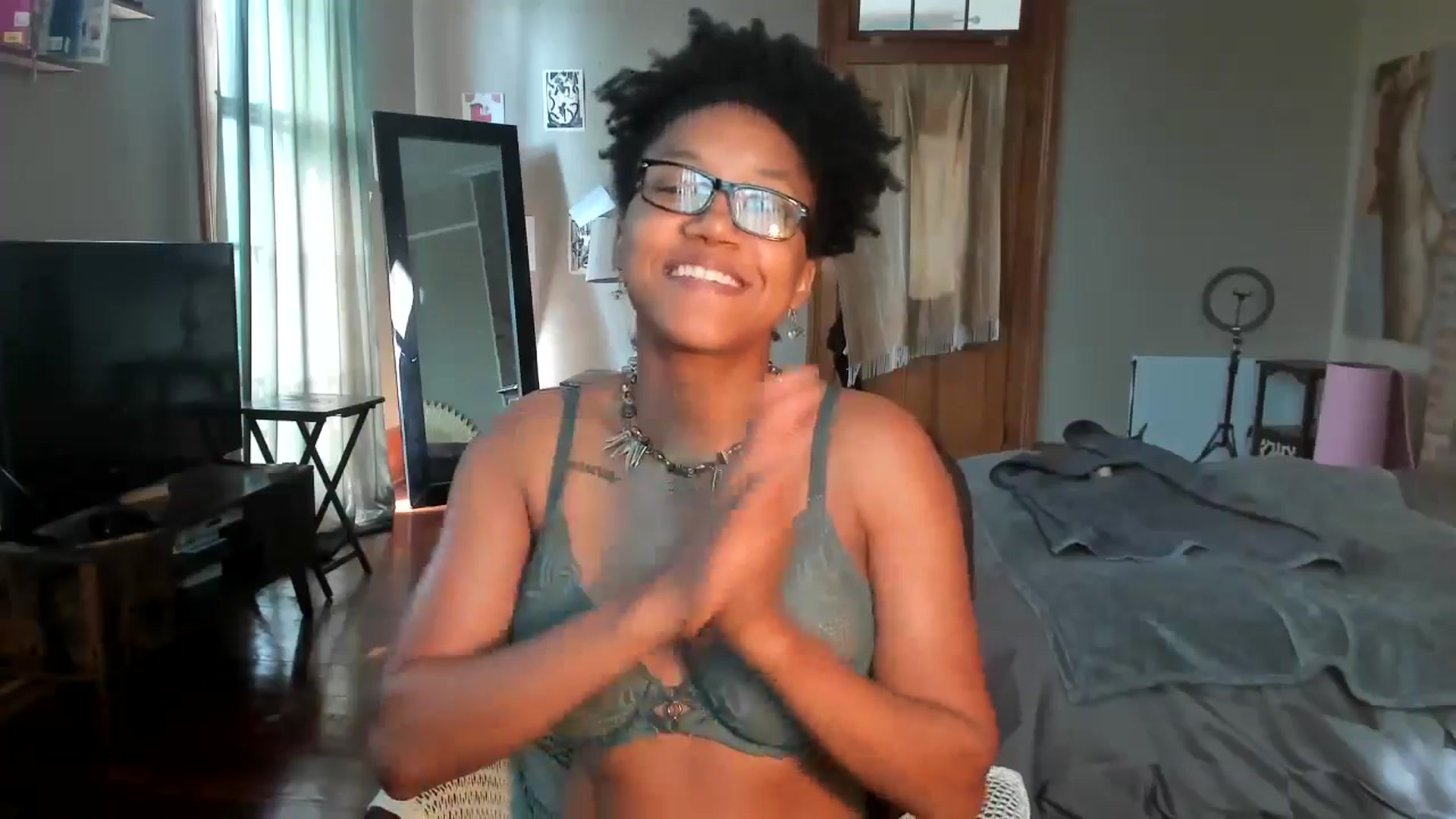 Gallery image thumbnail from Rosaline_'s myfreecams stream on, 06/25/2024, 16:33 image 2 of 20