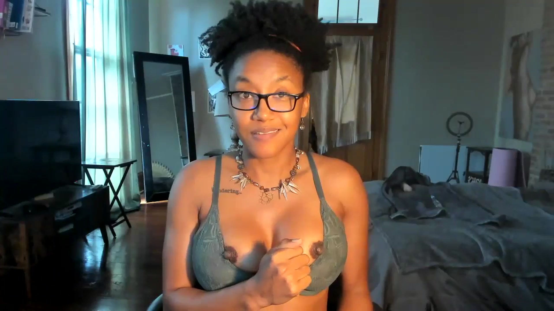 Gallery image thumbnail from Rosaline_'s myfreecams stream on, 06/25/2024, 18:44 image 15 of 20