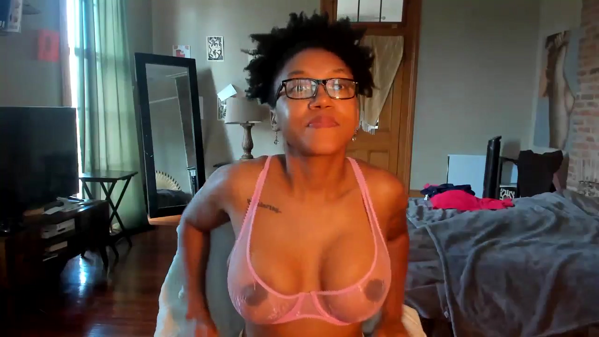 Gallery image thumbnail from Rosaline_'s myfreecams stream on, 07/04/2024, 16:17 image 7 of 20
