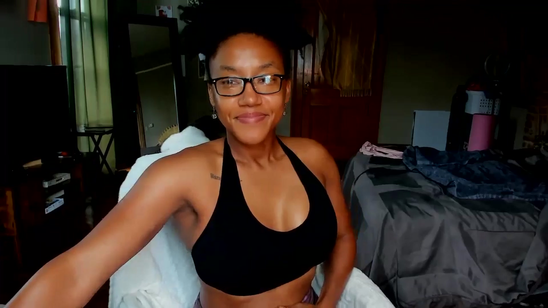 Gallery image thumbnail from Rosaline_'s myfreecams stream on, 07/18/2024, 17:40 image 5 of 20