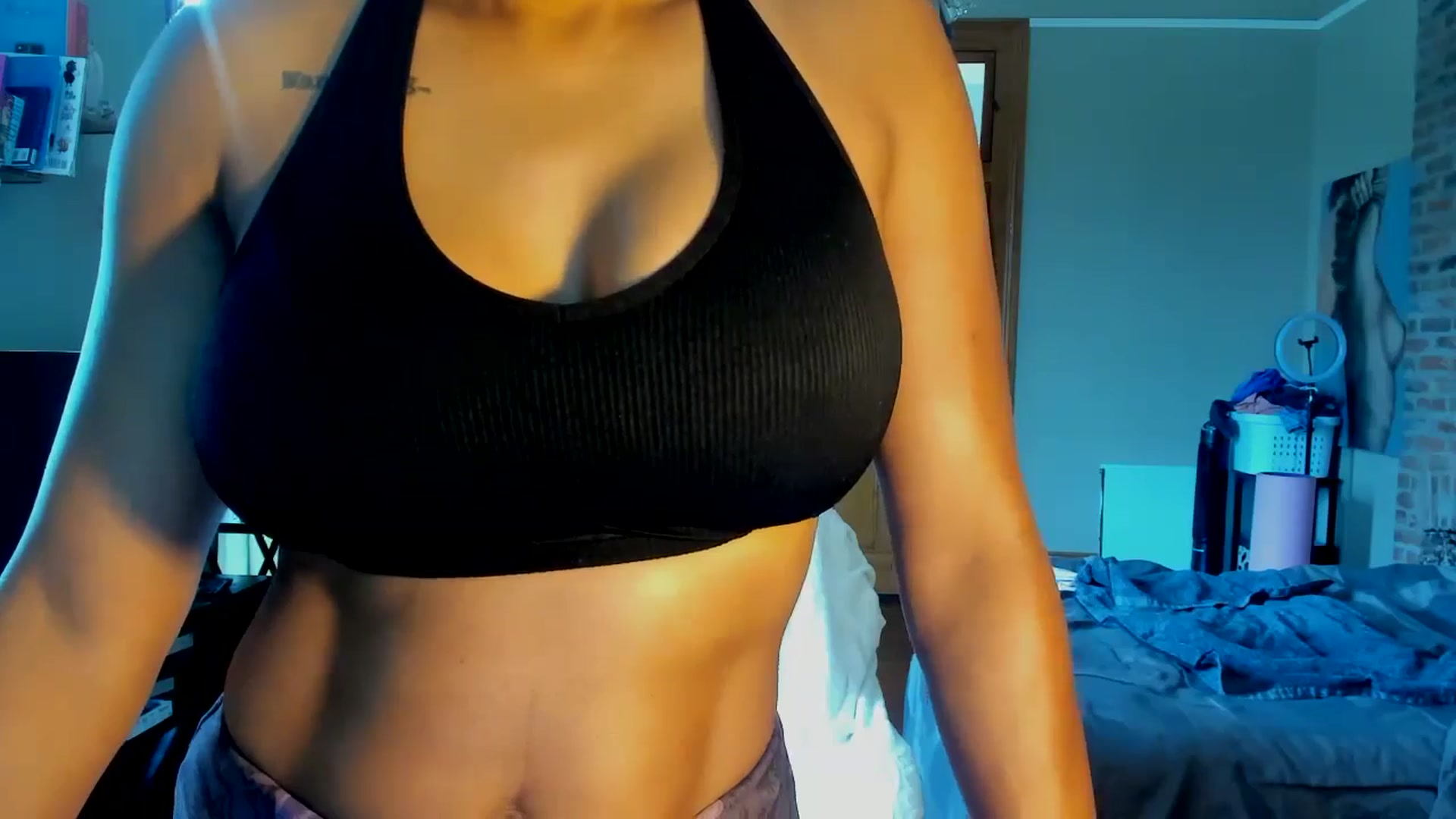 Gallery image thumbnail from Rosaline_'s myfreecams stream on, 07/18/2024, 17:40 image 14 of 20