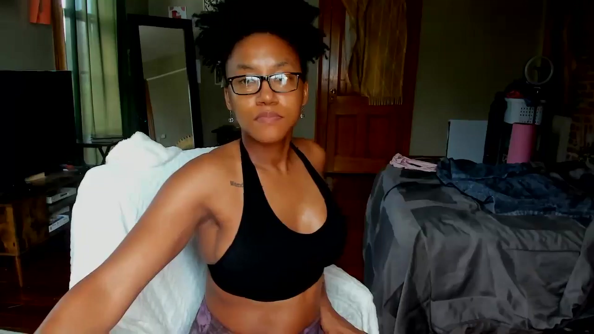 Gallery image thumbnail from Rosaline_'s myfreecams stream on, 07/18/2024, 17:40 image 7 of 20