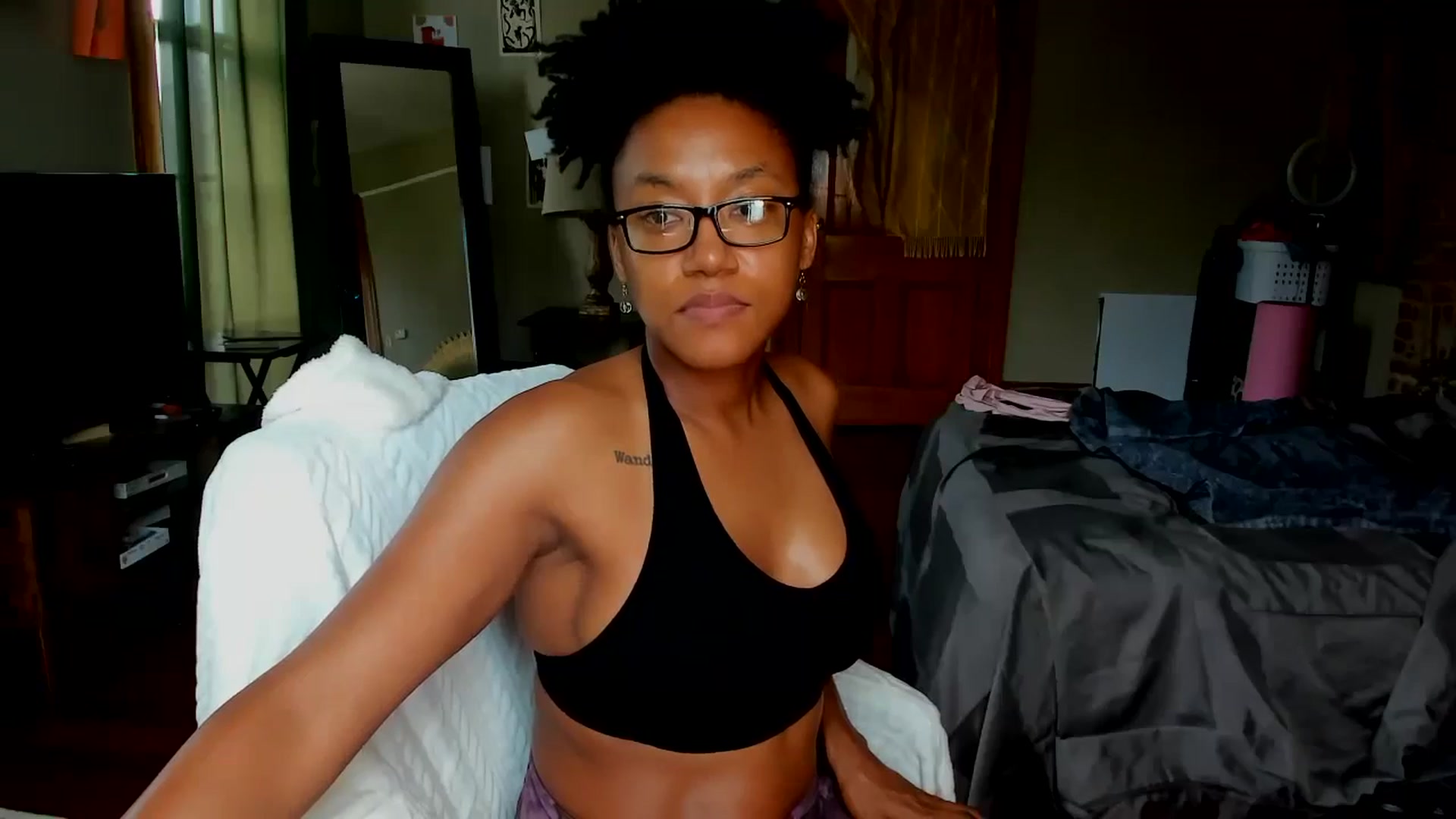 Gallery image thumbnail from Rosaline_'s myfreecams stream on, 07/18/2024, 17:40 image 10 of 20