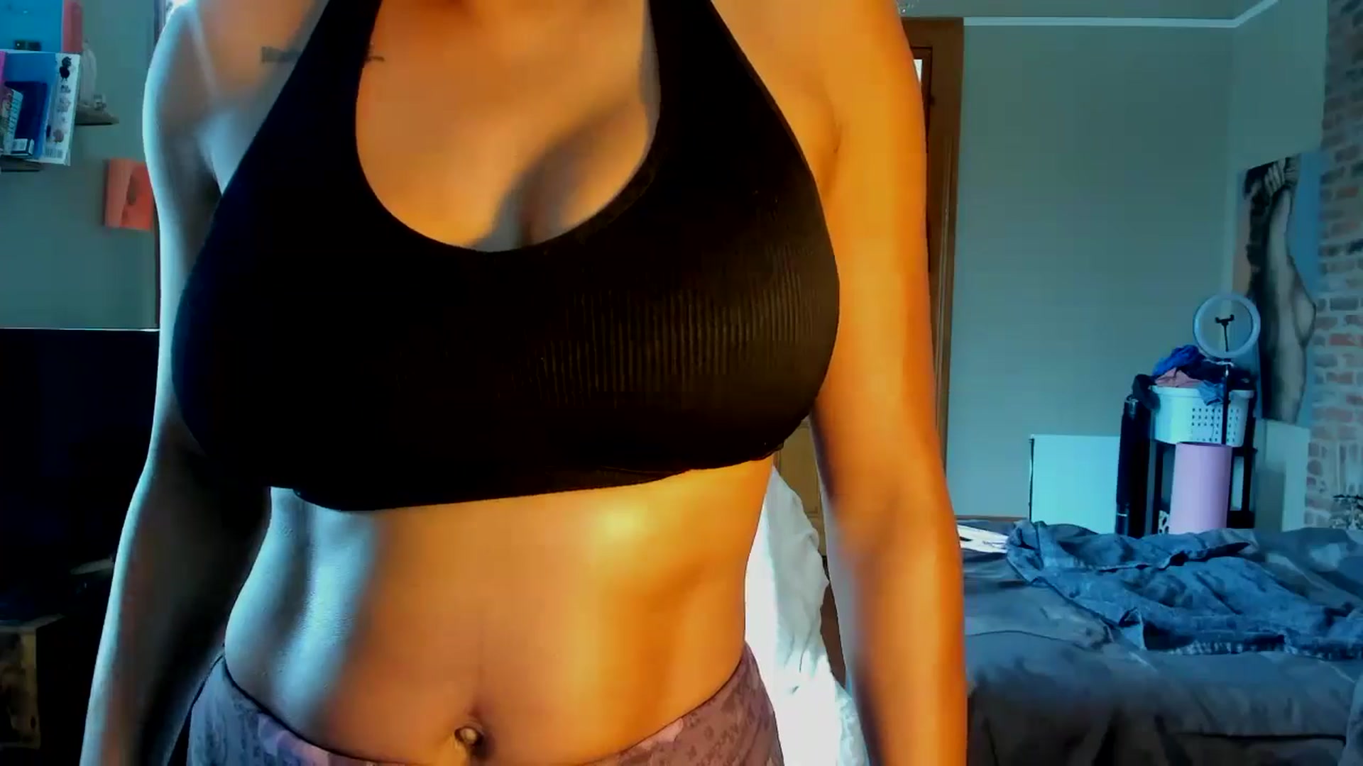 Gallery image thumbnail from Rosaline_'s myfreecams stream on, 07/18/2024, 17:40 image 15 of 20