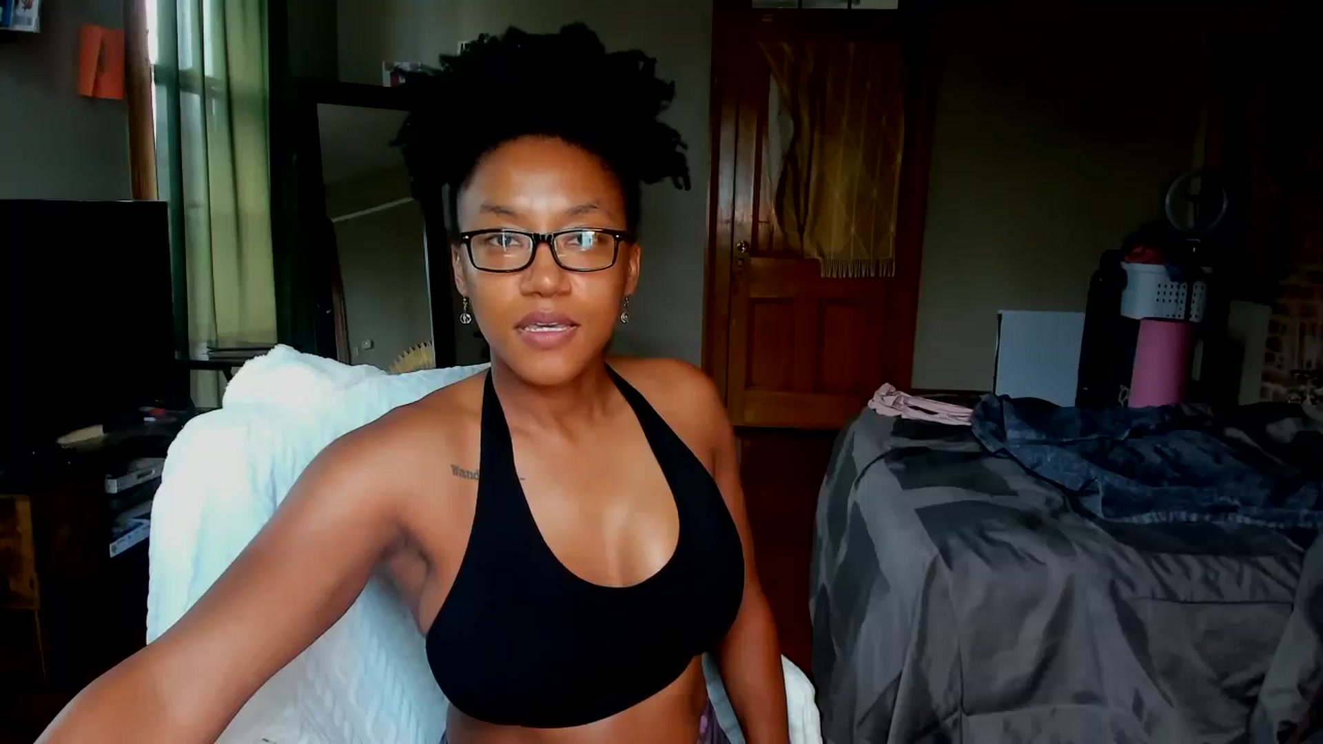 Gallery image thumbnail from Rosaline_'s myfreecams stream on, 07/18/2024, 17:40 image 4 of 20