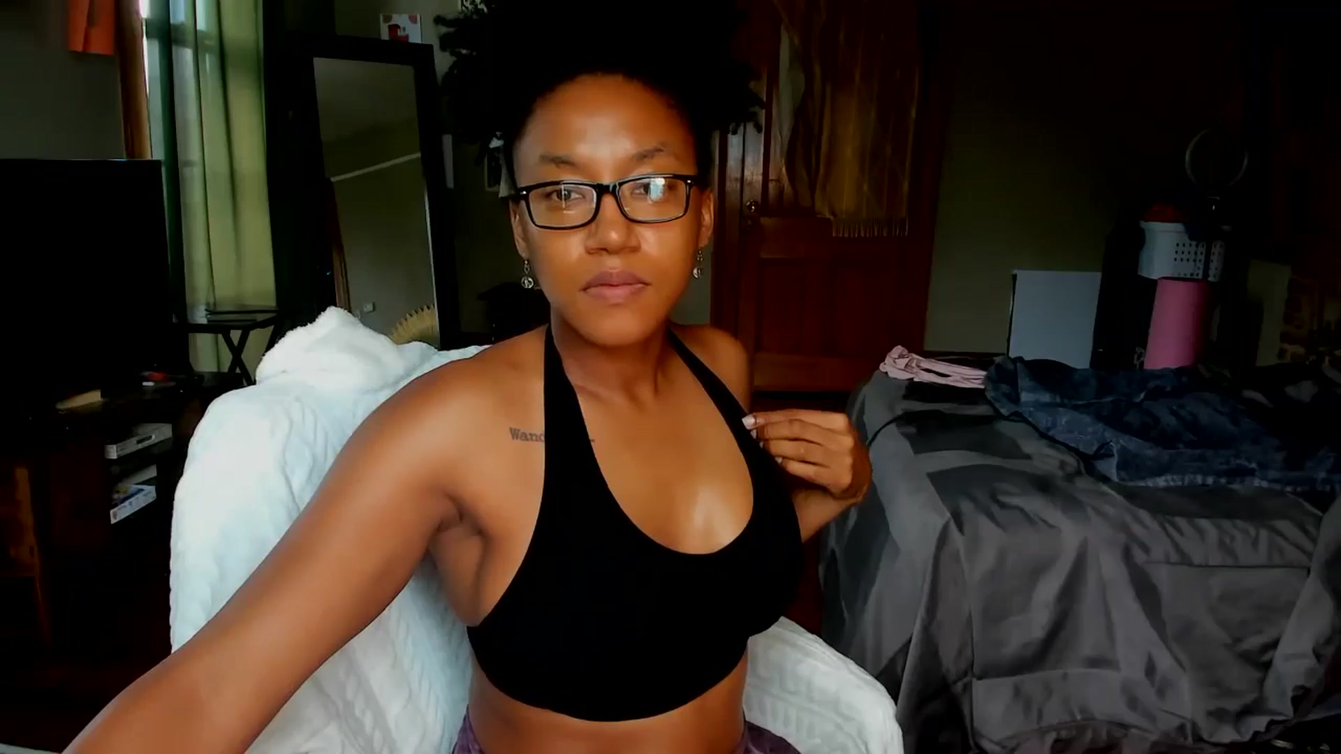 Gallery image thumbnail from Rosaline_'s myfreecams stream on, 07/18/2024, 17:40 image 6 of 20
