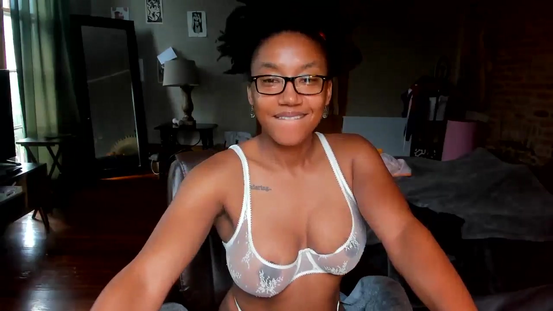 Gallery image thumbnail from Rosaline_'s myfreecams stream on, 08/15/2024, 15:52 image 13 of 20