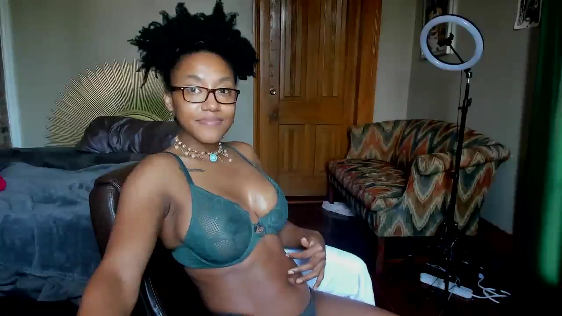 Gallery image thumbnail from Rosaline_'s myfreecams stream on, 09/19/2024, 18:06 image 12 of 20