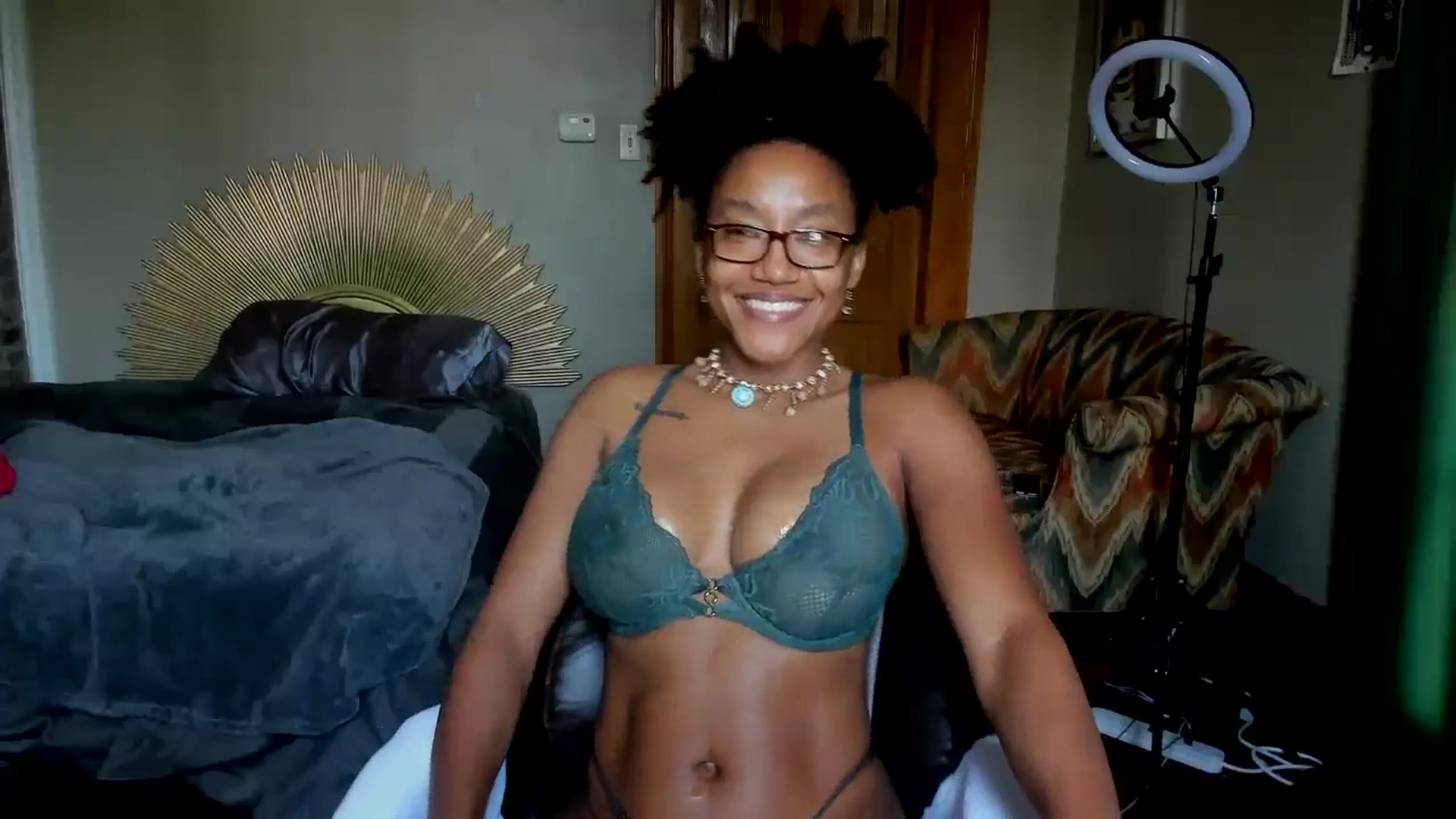 Gallery image thumbnail from Rosaline_'s myfreecams stream on, 09/19/2024, 18:06 image 9 of 20