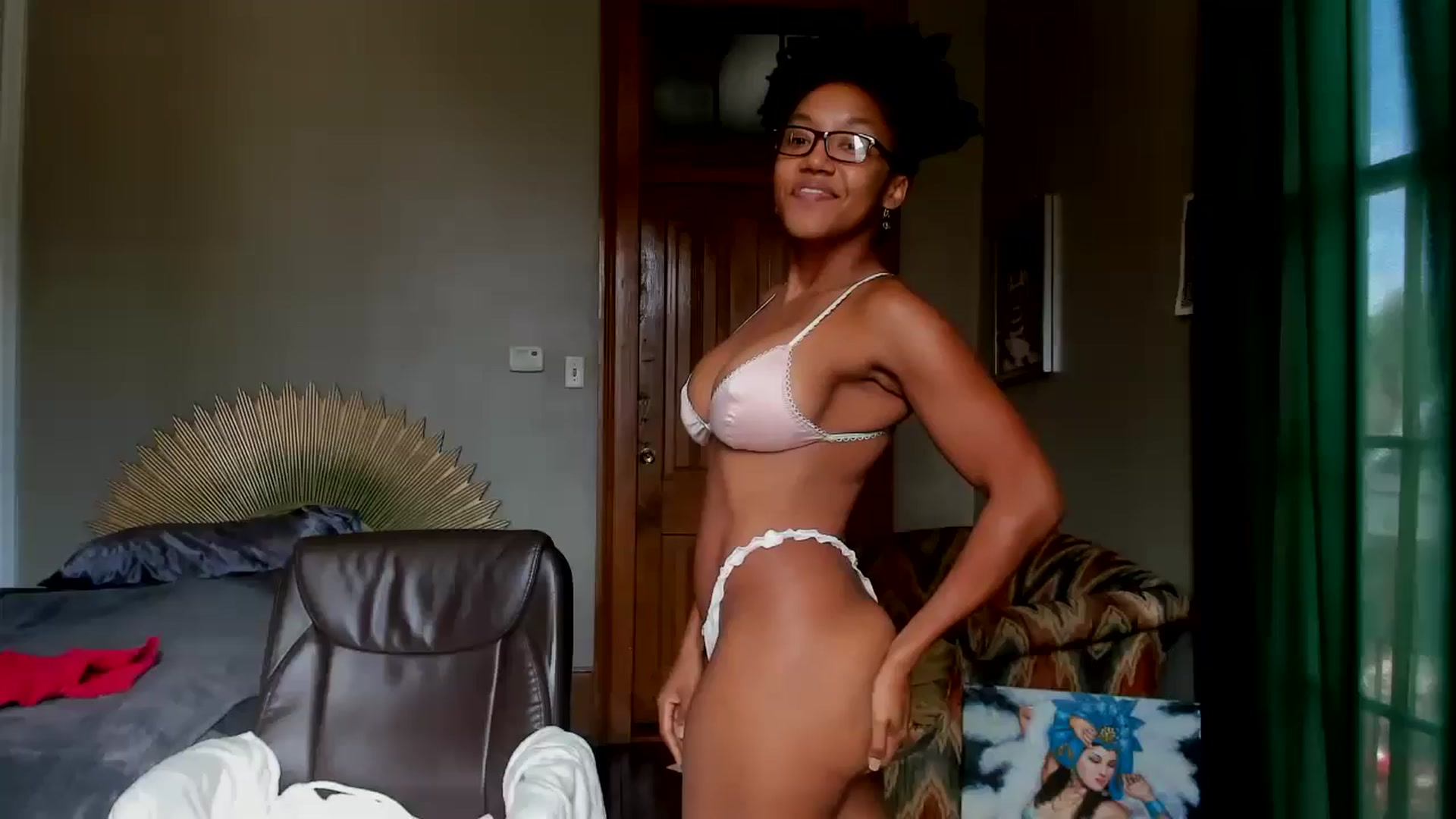 Gallery image thumbnail from Rosaline_'s myfreecams stream on, 09/30/2024, 17:36 image 1 of 20