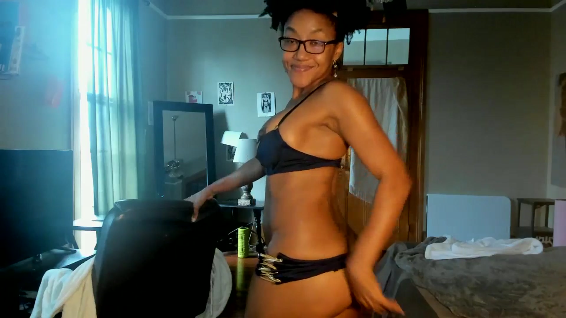 Gallery image thumbnail from Rosaline_'s myfreecams stream on, 11/12/2024, 18:03 image 16 of 20