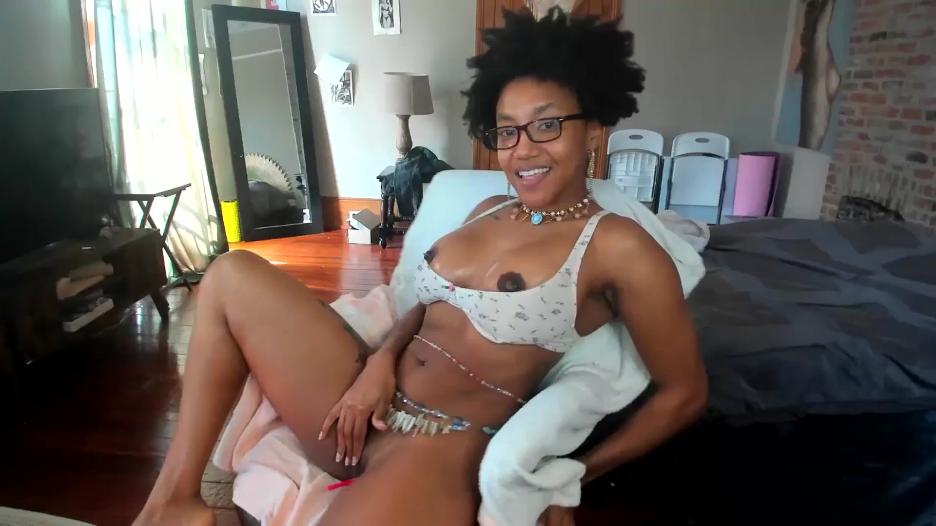 Gallery image thumbnail from Rosaline_'s myfreecams stream on, 02/27/2025, 18:19 image 4 of 20