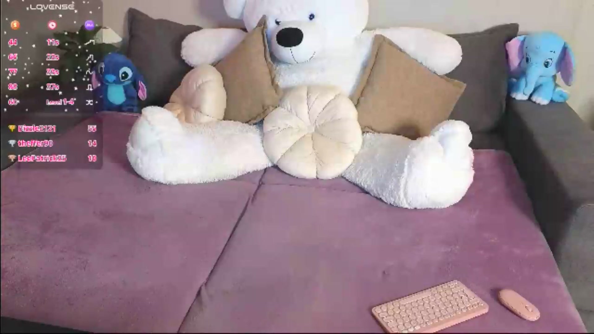 Gallery image thumbnail from Rosalinelov's myfreecams stream on, 09/27/2026, 17:18 image 18 of 20