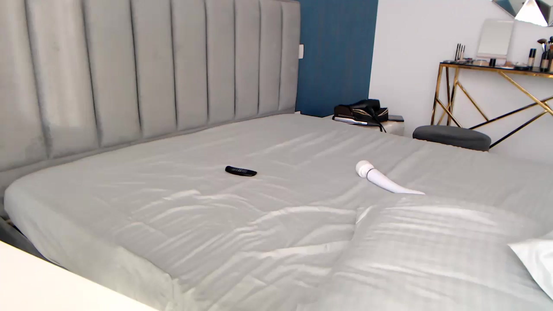 Gallery image thumbnail from Rose4Lucy's myfreecams stream on, 12/18/2025, 13:35 image 12 of 20