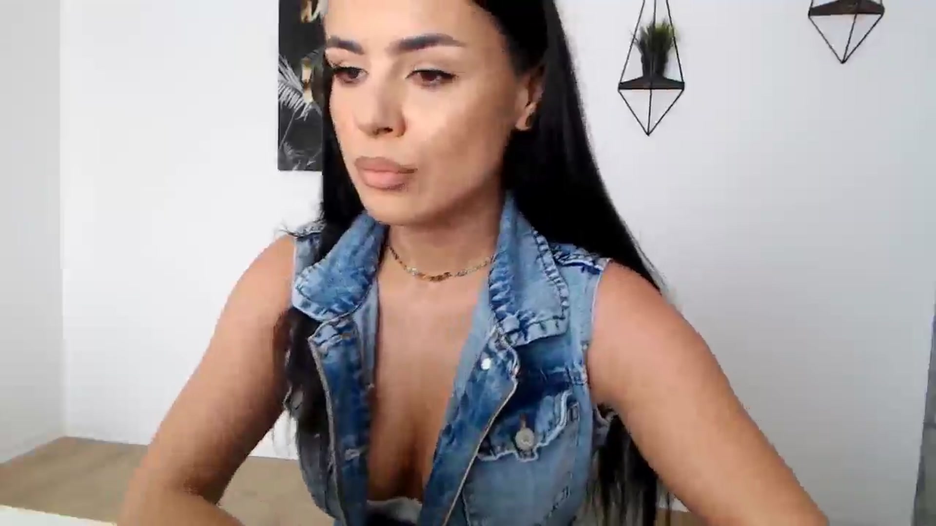 Gallery image thumbnail from Rose4Lucy's myfreecams stream on, 01/13/2026, 14:03 image 2 of 20