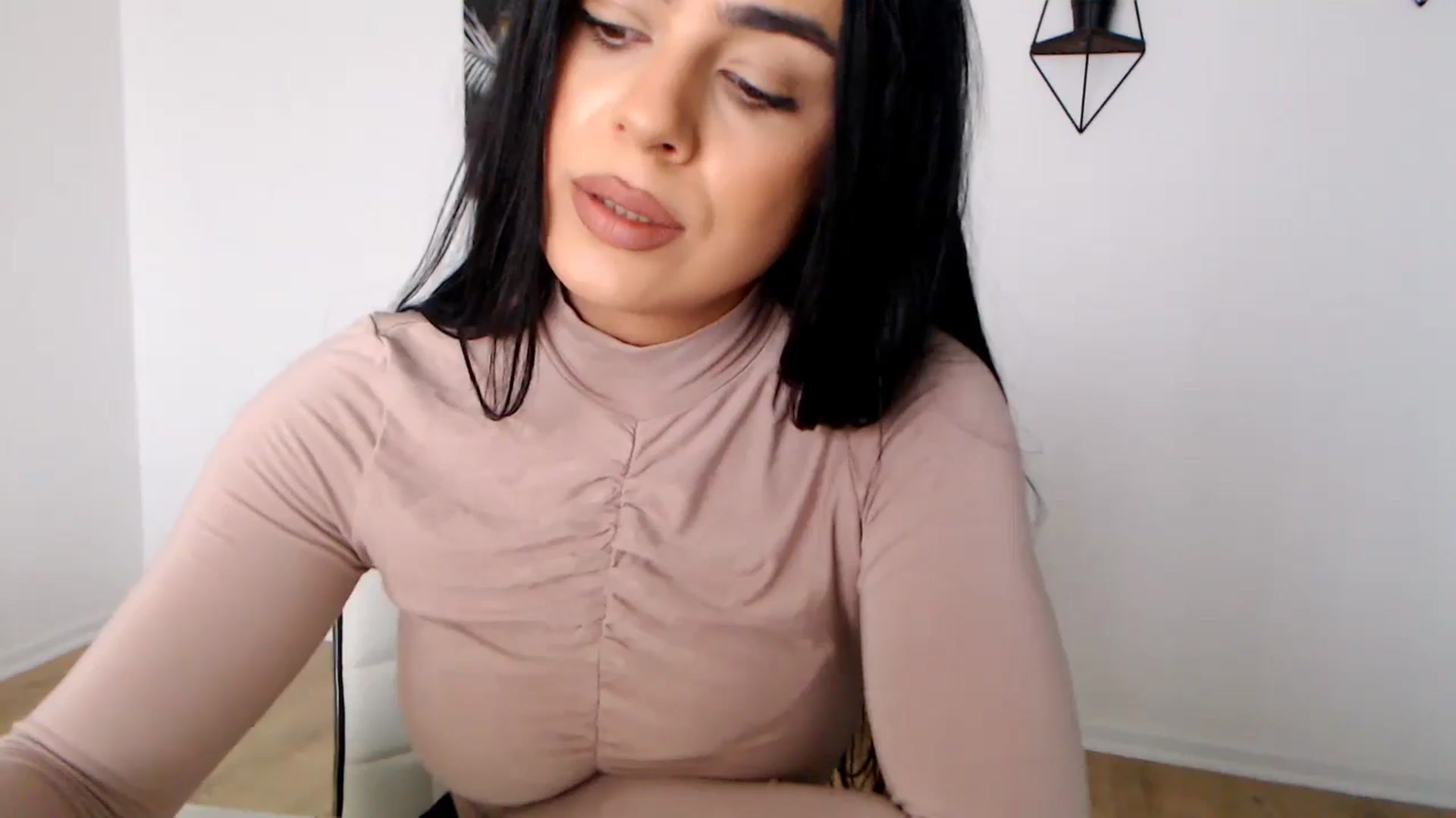 Gallery image thumbnail from Rose4Lucy's myfreecams stream on, 02/17/2026, 12:25 image 17 of 20