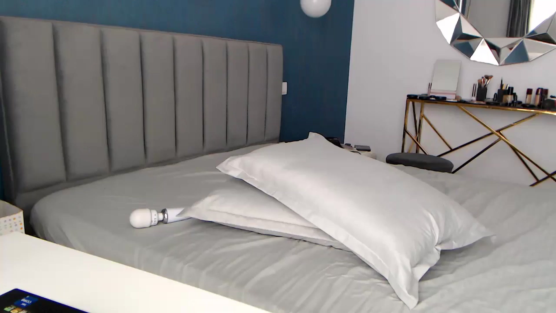 Gallery image thumbnail from Rose4Lucy's myfreecams stream on, 02/24/2026, 11:00 image 13 of 20