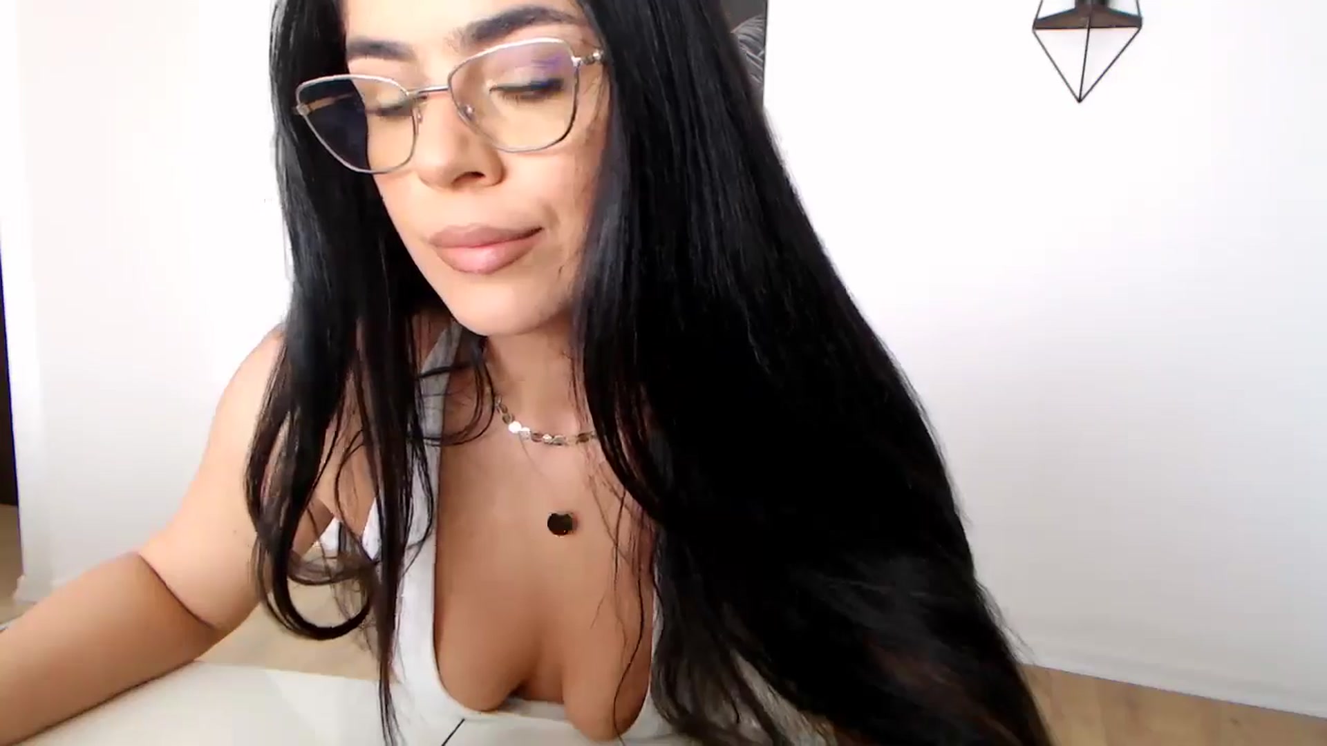Gallery image thumbnail from Rose4Lucy's myfreecams stream on, 03/03/2026, 08:32 image 17 of 20