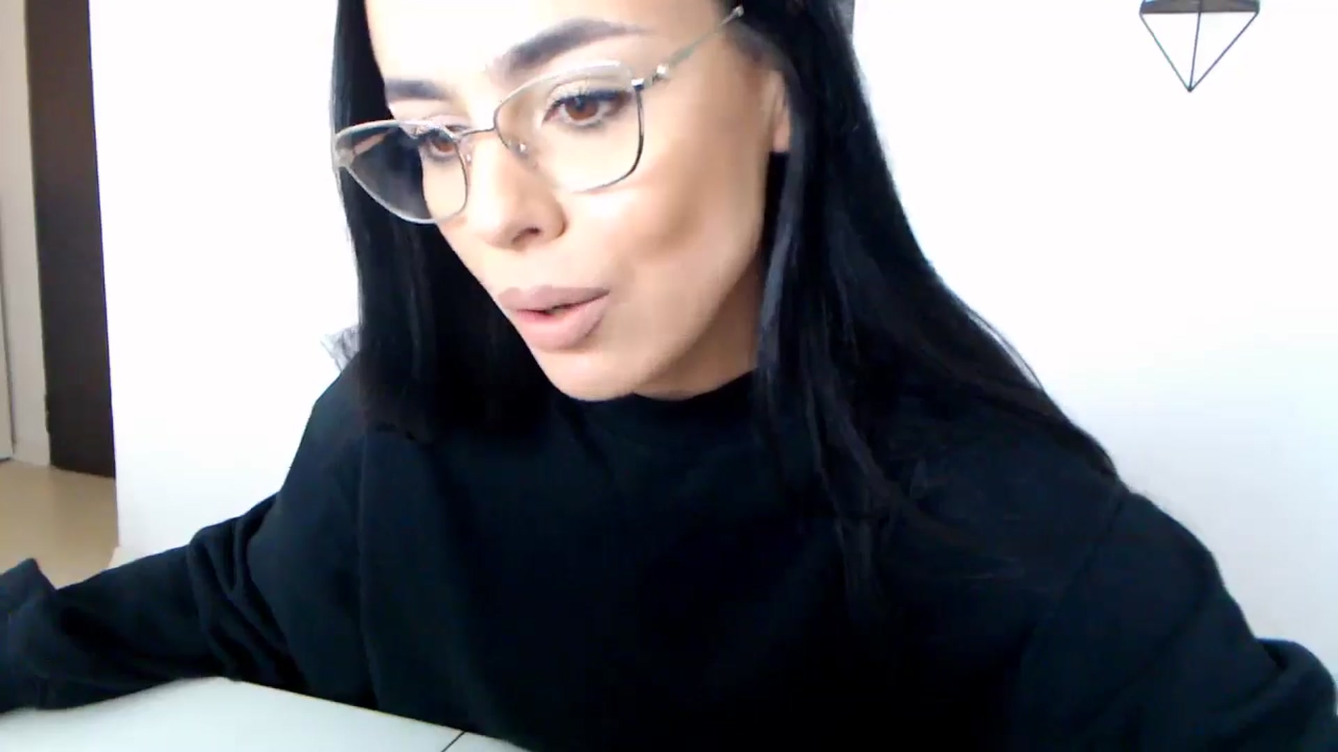 Gallery image thumbnail from Rose4Lucy's myfreecams stream on, 03/28/2026, 11:04 image 17 of 20