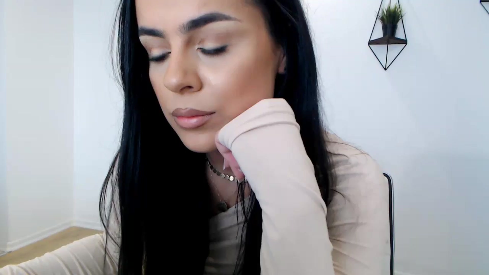 Gallery image thumbnail from Rose4Lucy's myfreecams stream on, 04/01/2026, 06:23 image 13 of 20