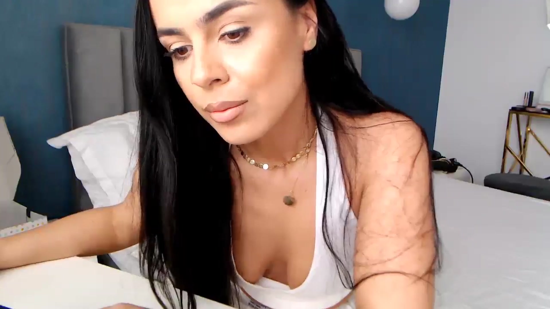 Gallery image thumbnail from Rose4Lucy's myfreecams stream on, 04/01/2026, 08:01 image 7 of 20