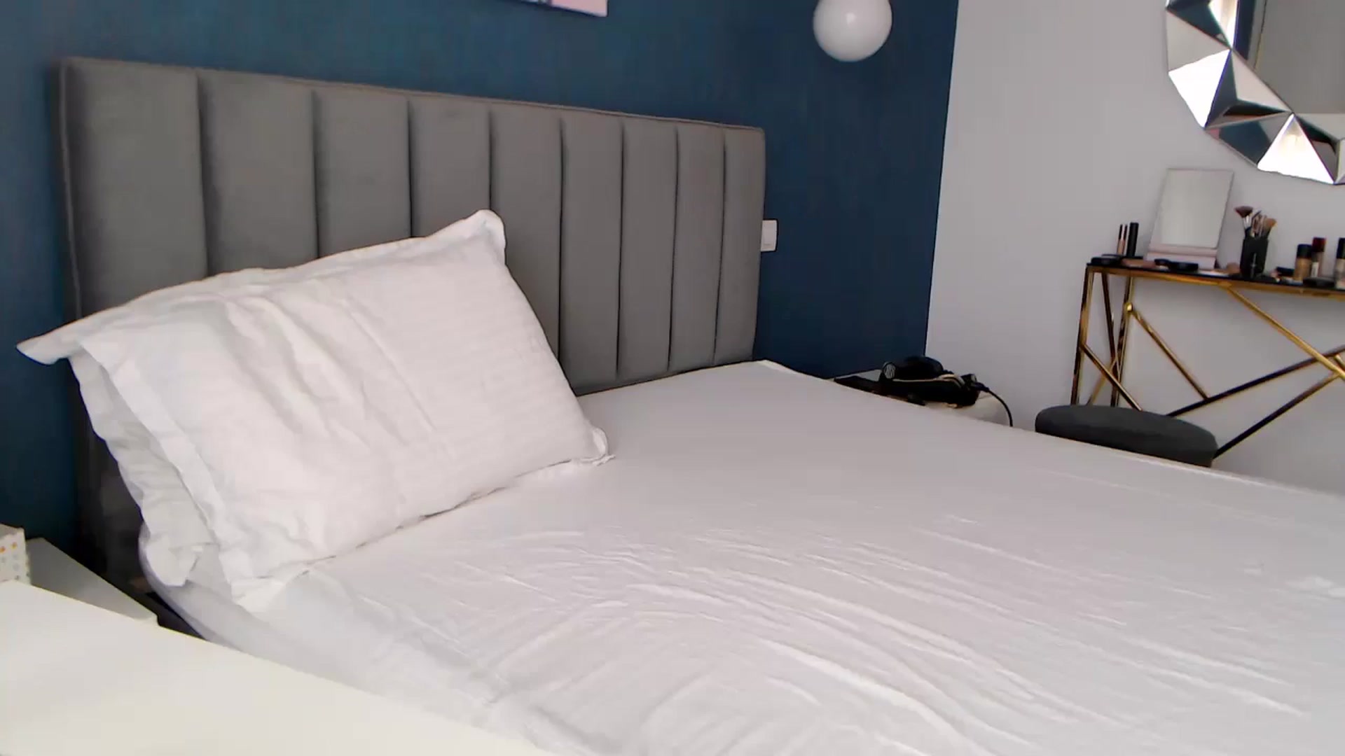 Gallery image thumbnail from Rose4Lucy's myfreecams stream on, 04/01/2026, 08:01 image 10 of 20