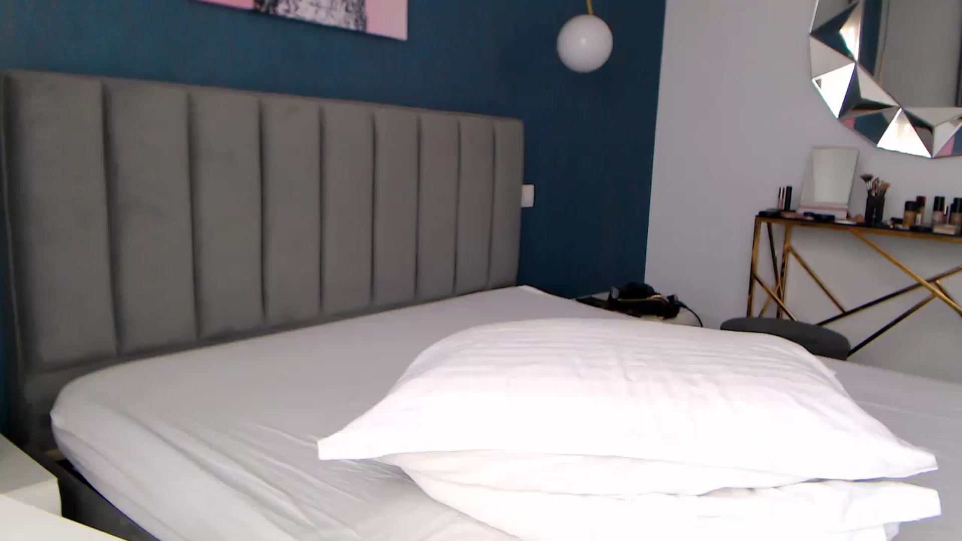 Gallery image thumbnail from Rose4Lucy's myfreecams stream on, 04/01/2026, 09:54 image 17 of 20