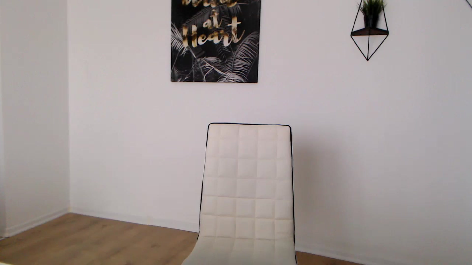 Gallery image thumbnail from Rose4Lucy's myfreecams stream on, 04/02/2026, 07:22 image 13 of 20